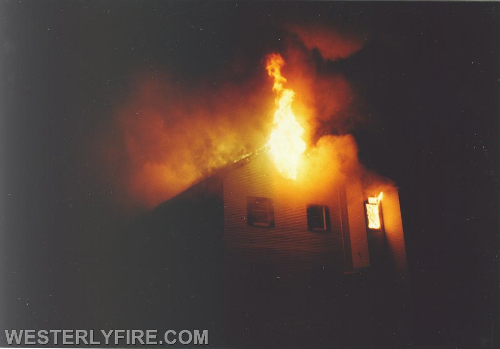 Boxes 4121 and 4115-May 9,1986-The D side of the Calabrese Club when firefighters first arrived.